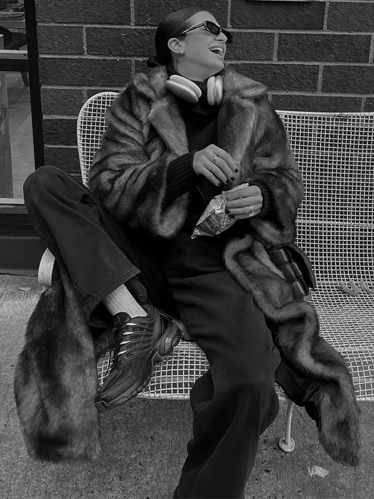 Przeczucik długi zimowy z miękką teksturą i klasycznym krojem dla kobiet | Idealny na zimne dni